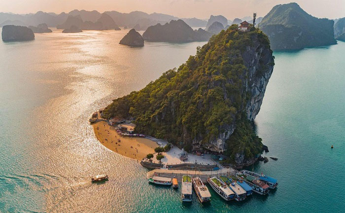 HALONG BAY IN JUST ONE DAY WITH TI TOP ISLAND