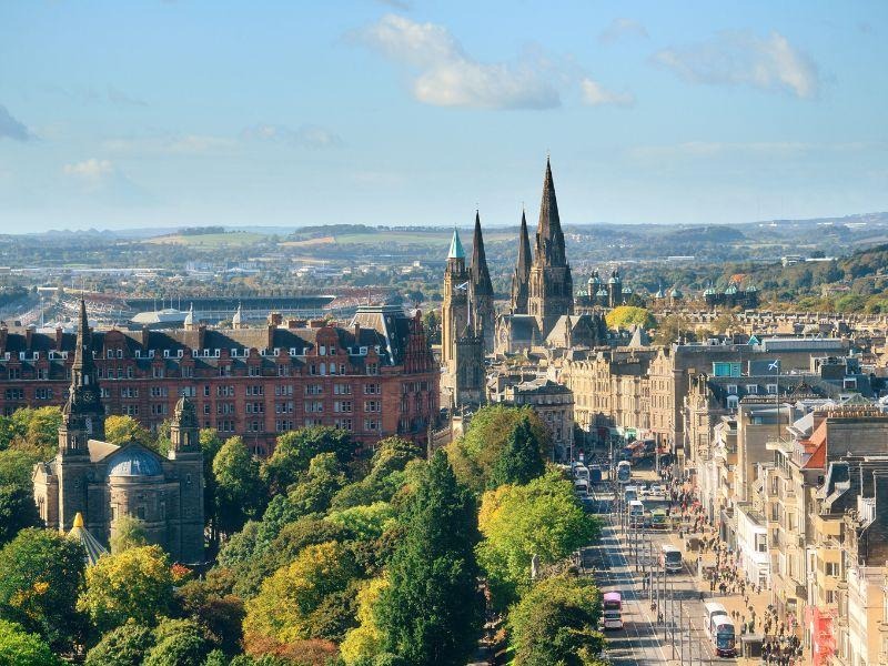Tham quan lâu đài Edinburgh tráng lệ bậc nhất xứ Scotland 3